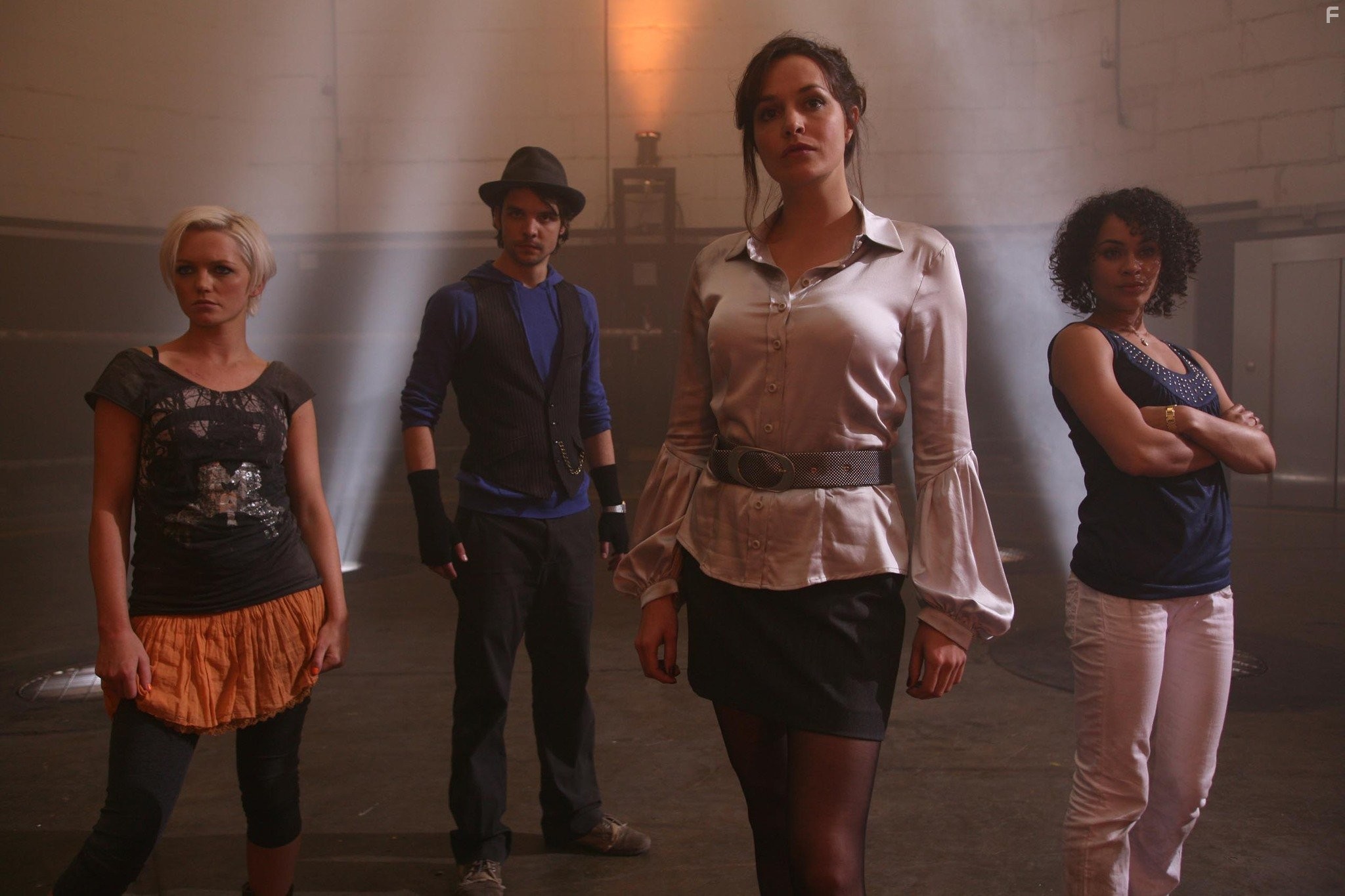 Juliet Aubrey, Andrew Lee Potts, Hannah Spearritt, and Naomi Bentley in Портал юрского периода (2007)