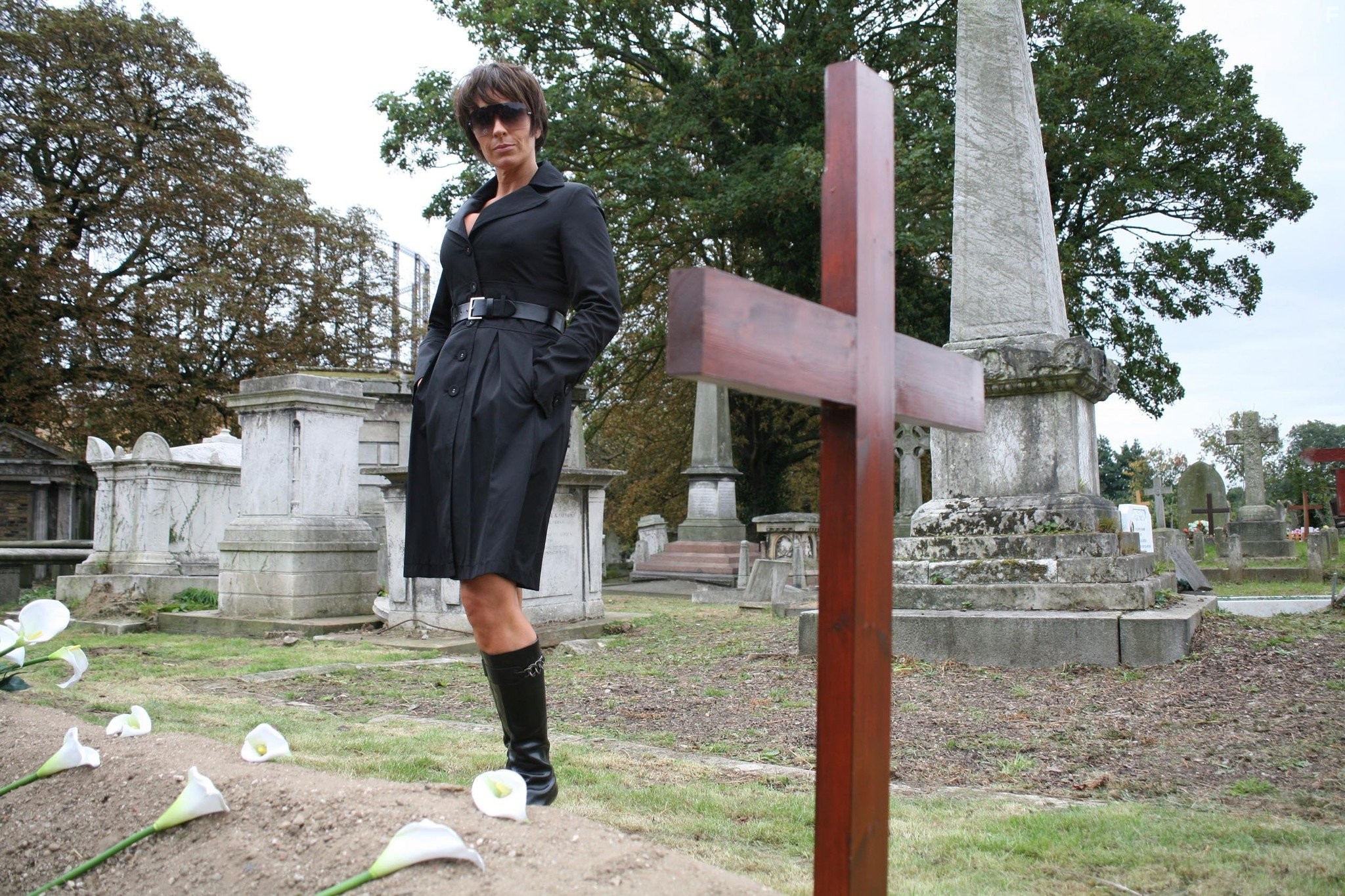 Juliet Aubrey in Портал юрского периода (2007)