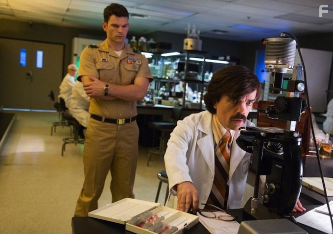 Peter Dinklage and Josh Helman in Люди Икс: Дни минувшего будущего (2014)