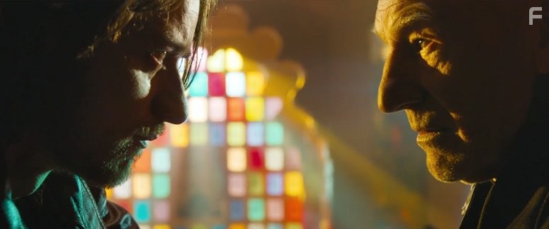 Patrick Stewart and James McAvoy in Люди Икс: Дни минувшего будущего (2014)