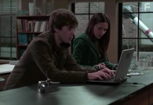 Italia Ricci and Jordan Gavaris in Unnatural History (2010)