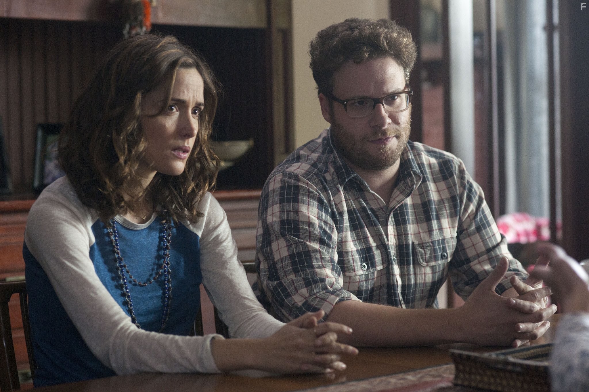 Rose Byrne and Seth Rogen in Соседи. На тропе войны (2014)
