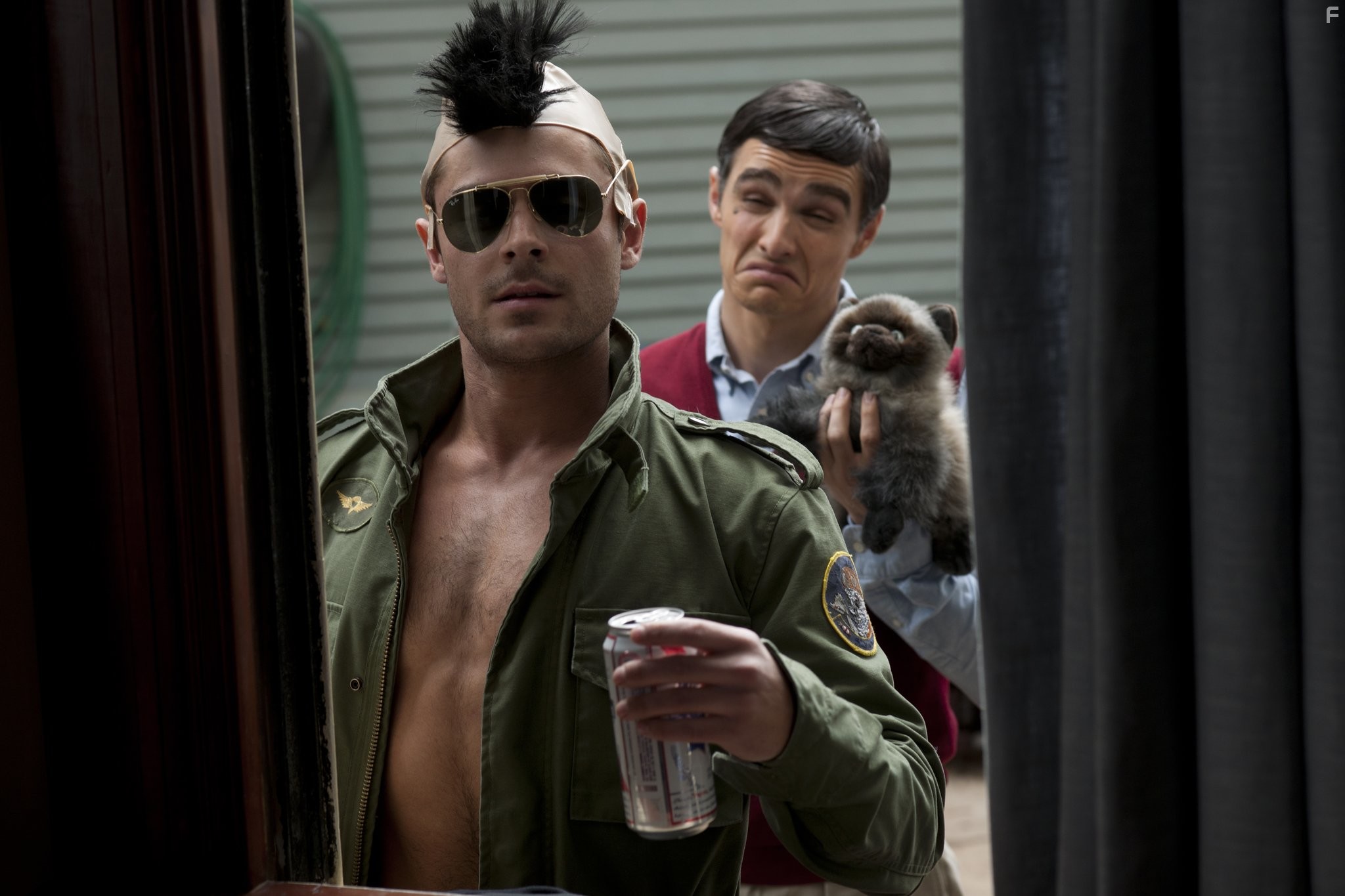 Zac Efron and Dave Franco in Соседи. На тропе войны (2014)
