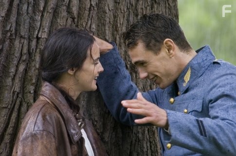 Jennifer Decker and James Franco in Эскадрилья Лафайет (2006)