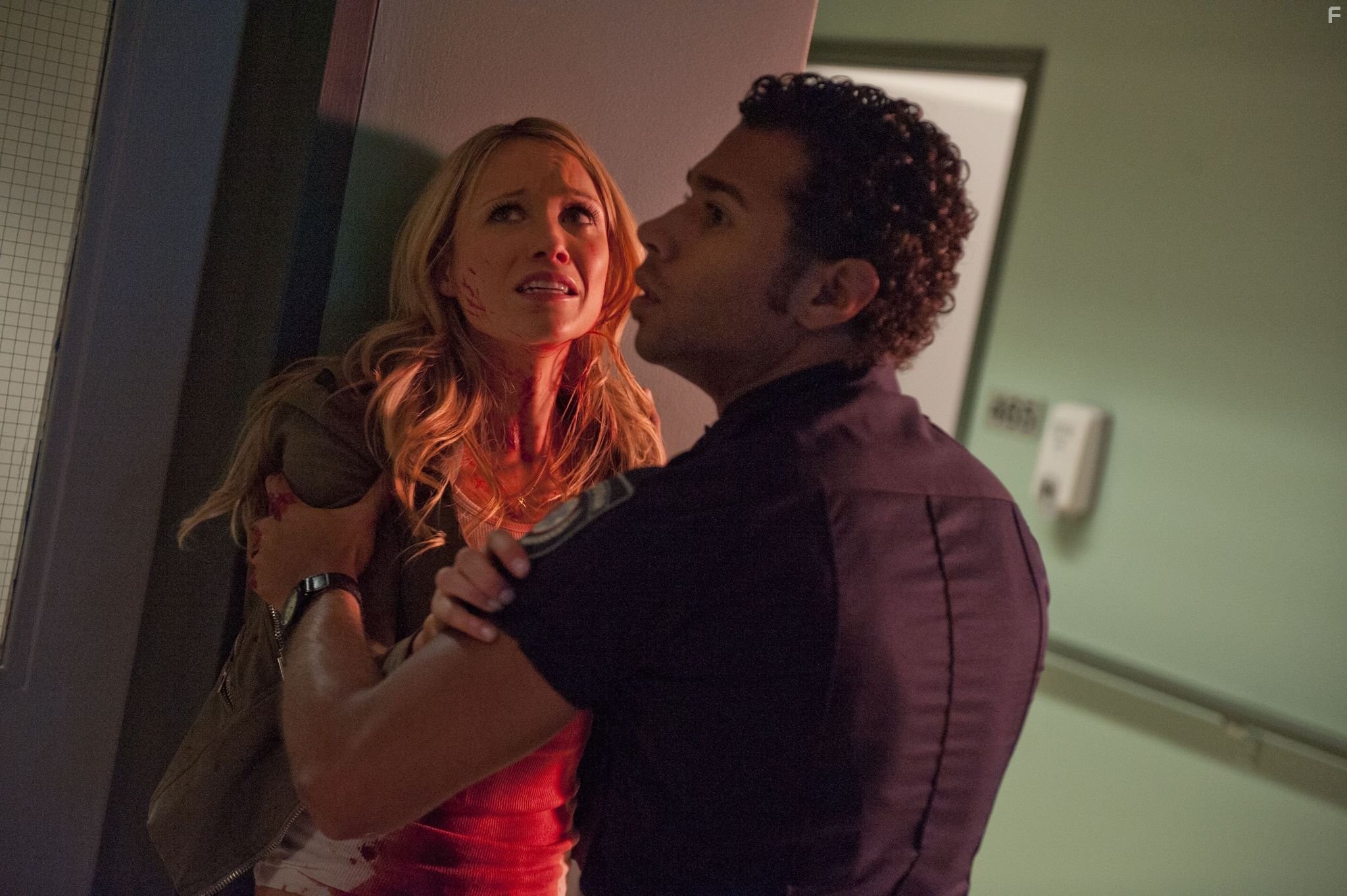 Corbin Bleu and Katrina Bowden in Медсестра 3D (2013)