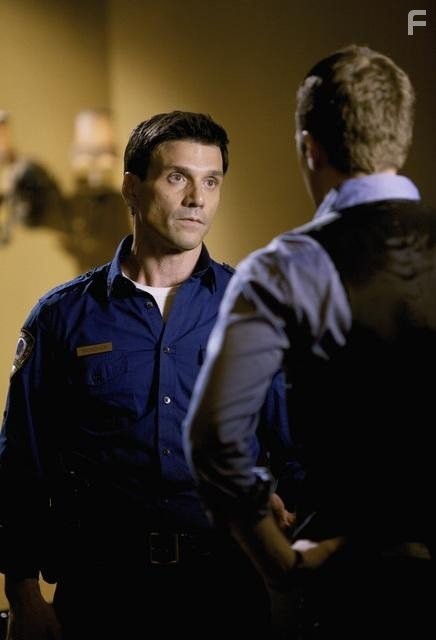 Frank Grillo and Luke Mably in Врата (2010)