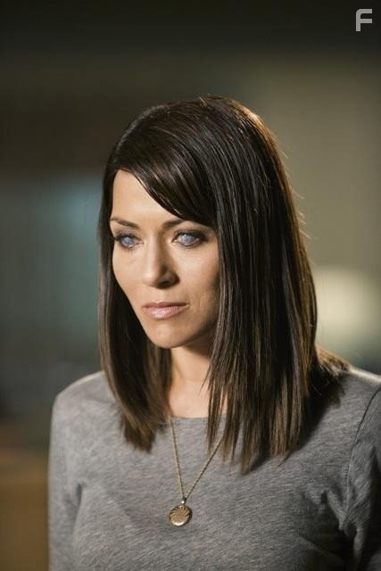 Marisol Nichols in Врата (2010)