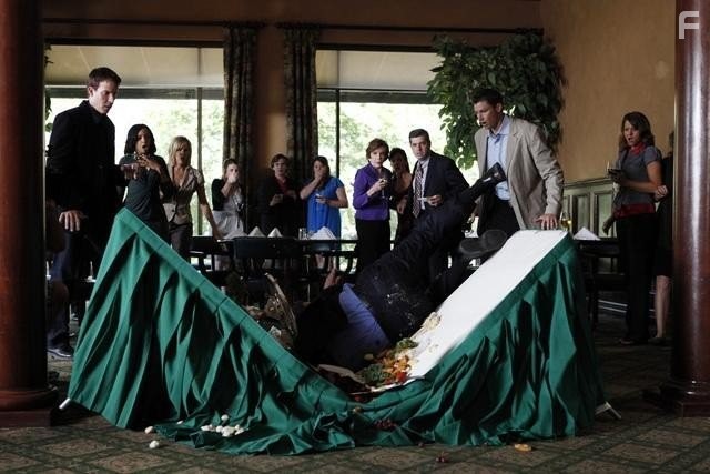 Linden Ashby and Frank Grillo in Врата (2010)