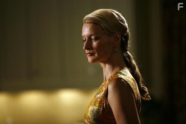 Andrea Powell in Врата (2010)