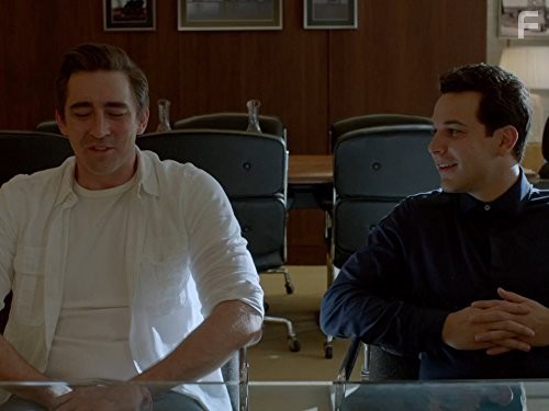 Lee Pace and Skylar Astin in Остановись и гори (2014)