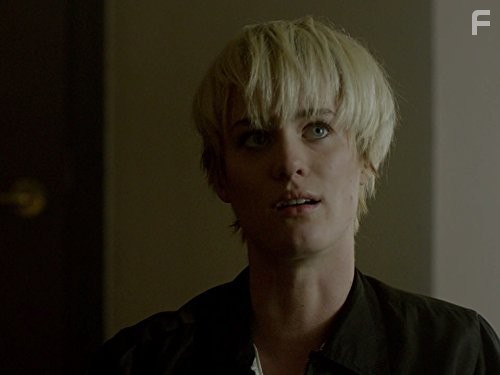 Mackenzie Davis in Остановись и гори (2014)