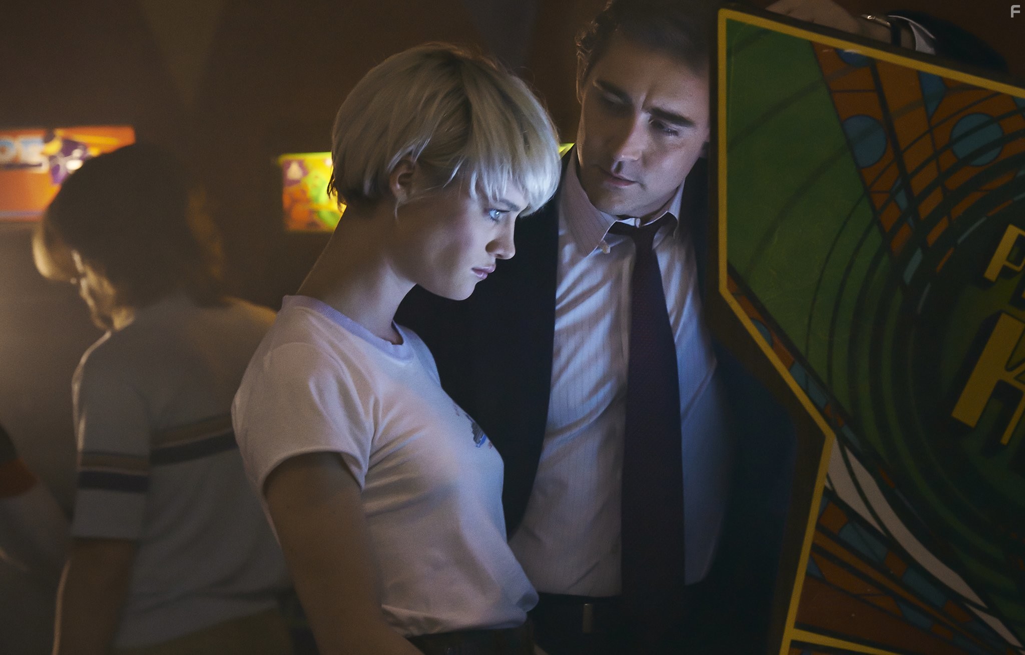 Lee Pace and Mackenzie Davis in Остановись и гори (2014)