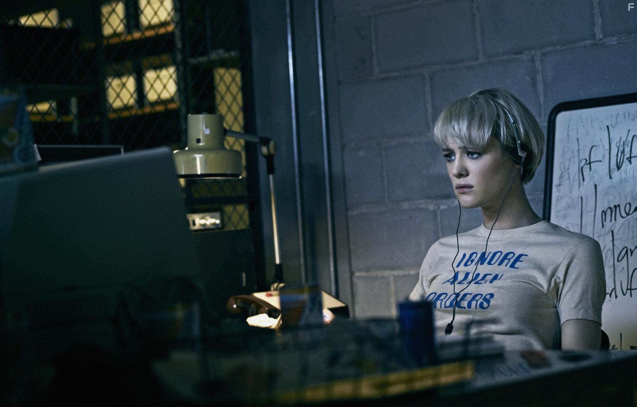 Mackenzie Davis in Остановись и гори (2014)