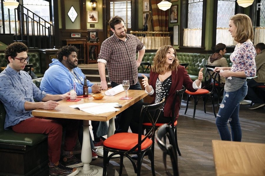 Bianca Kajlich, Bridgit Mendler, David Fynn, Ron Funches, and Rick Glassman in Непригодные для свиданий (2014)