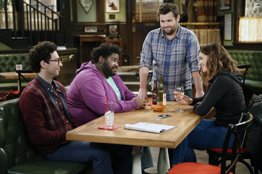 Bianca Kajlich, David Fynn, Ron Funches, and Rick Glassman in Непригодные для свиданий (2014)