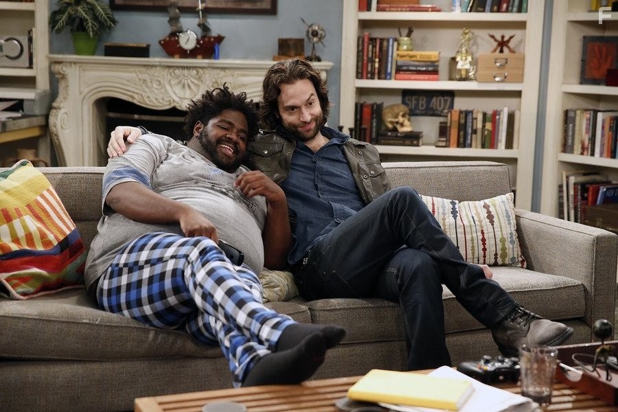Chris D'Elia and Ron Funches in Непригодные для свиданий (2014)