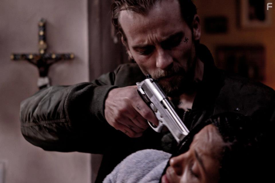 Превосходство (Деон Тейлор) #1