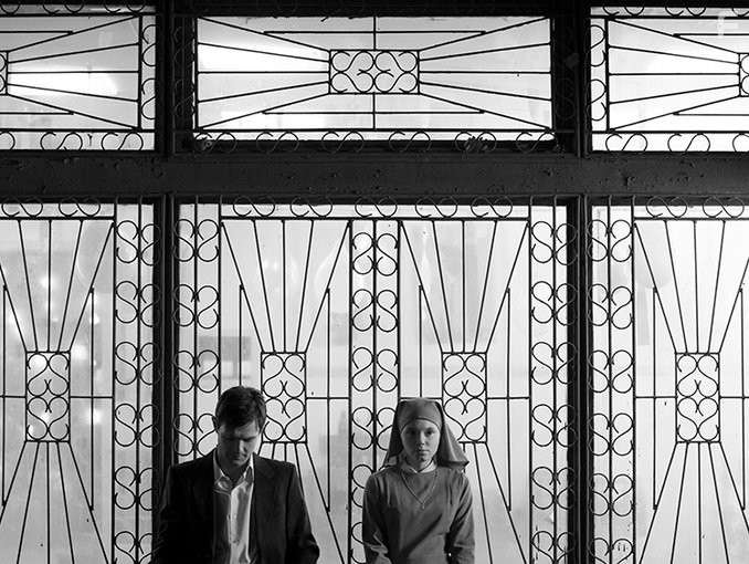 Dawid Ogrodnik and Agata Trzebuchowska in Ида (2013)