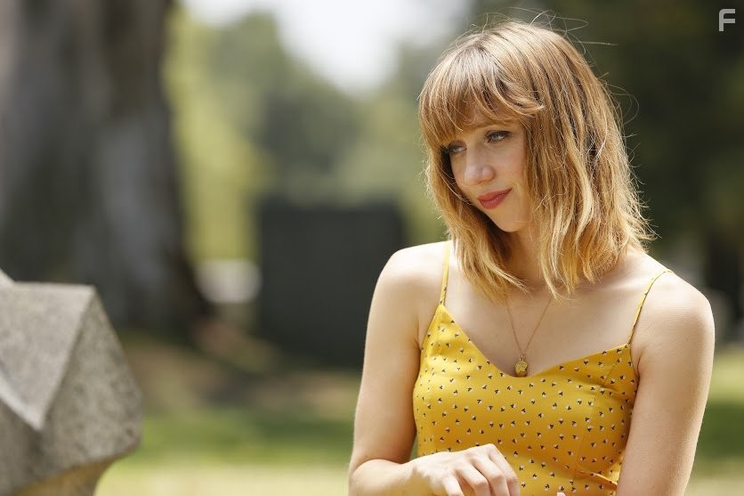 Zoe Kazan in Близняшка (2013)