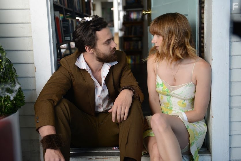Zoe Kazan and Jake Johnson in Близняшка (2013)