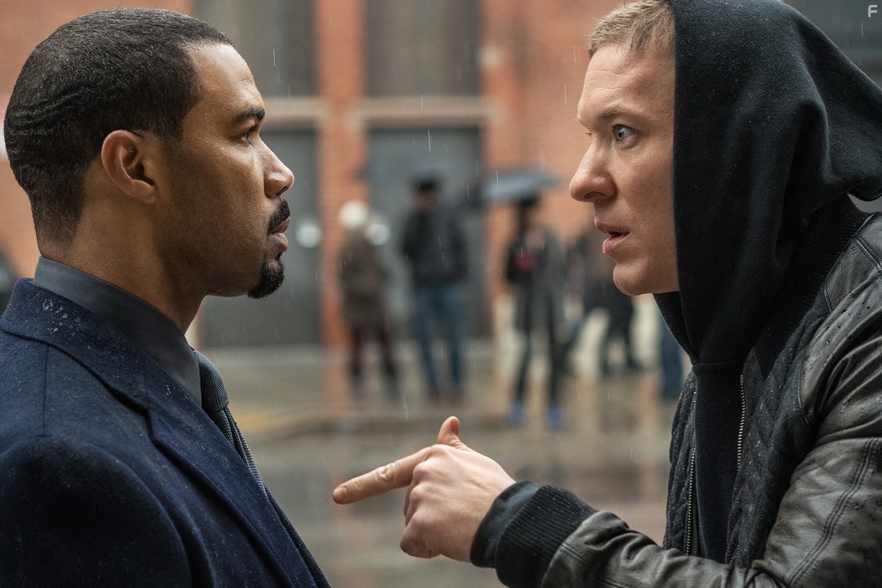Joseph Sikora and Omari Hardwick in Власть в ночном городе (2014)