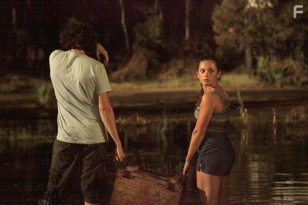 Mackenzie Rosman in Акула-призрак (2013)