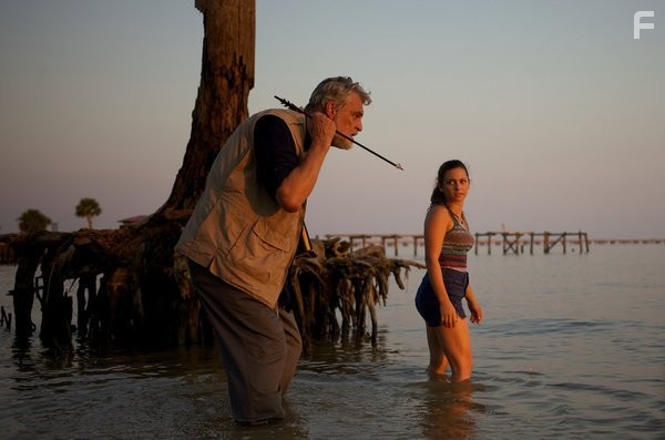 Richard Moll and Mackenzie Rosman in Акула-призрак (2013)