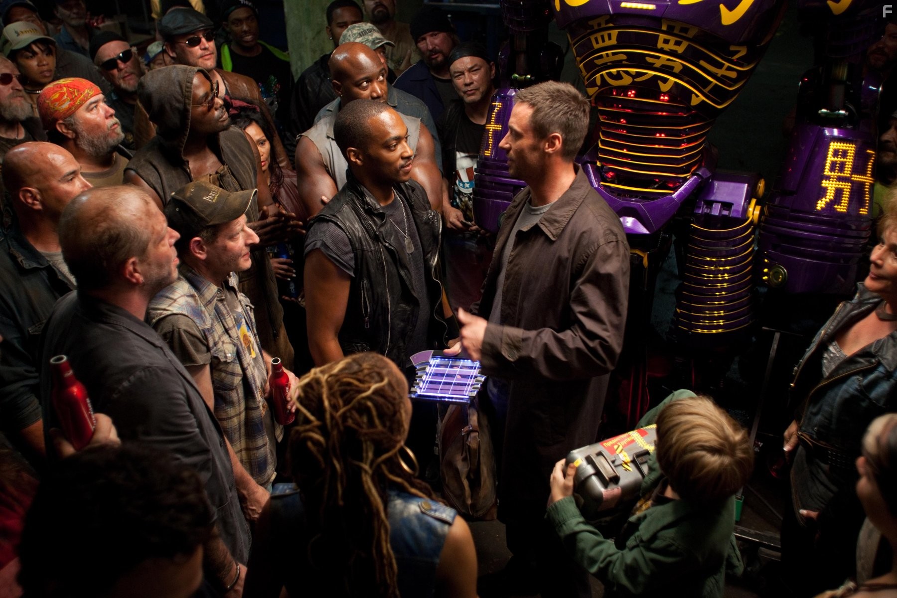Hugh Jackman and Anthony Mackie in Живая сталь (2011)