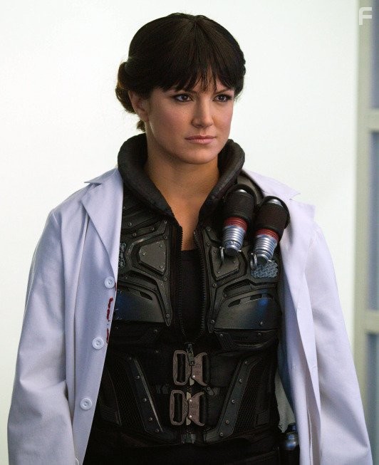 Gina Carano in Почти человек (2013)