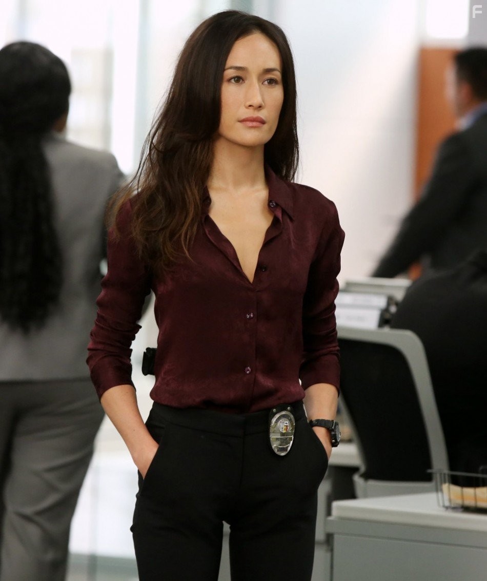 Maggie Q in Преследователь (2014)