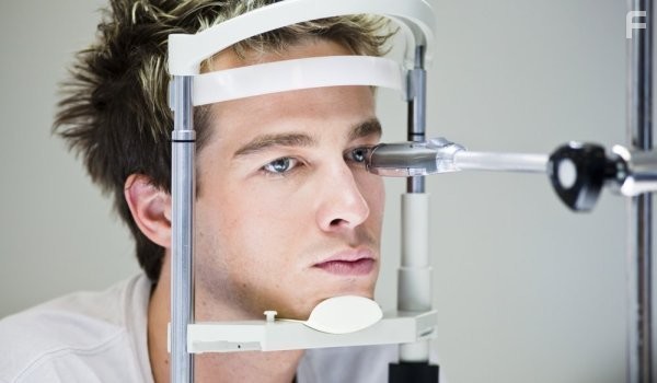 Ryan Carnes in Супергерой (2009)