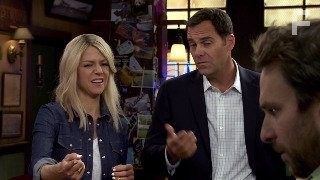 Charlie Day, Kaitlin Olson, and Andy Buckley in В Филадельфии всегда солнечно (2005)