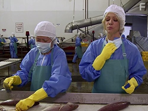 Kaitlin Olson and Elizabeth Sung in В Филадельфии всегда солнечно (2005)