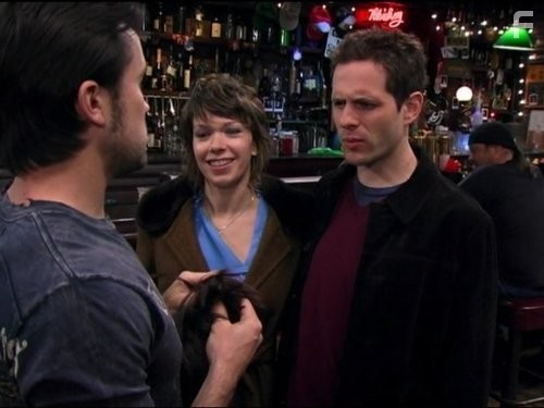 Rob McElhenney, Glenn Howerton, and Mary Elizabeth Ellis in В Филадельфии всегда солнечно (2005)