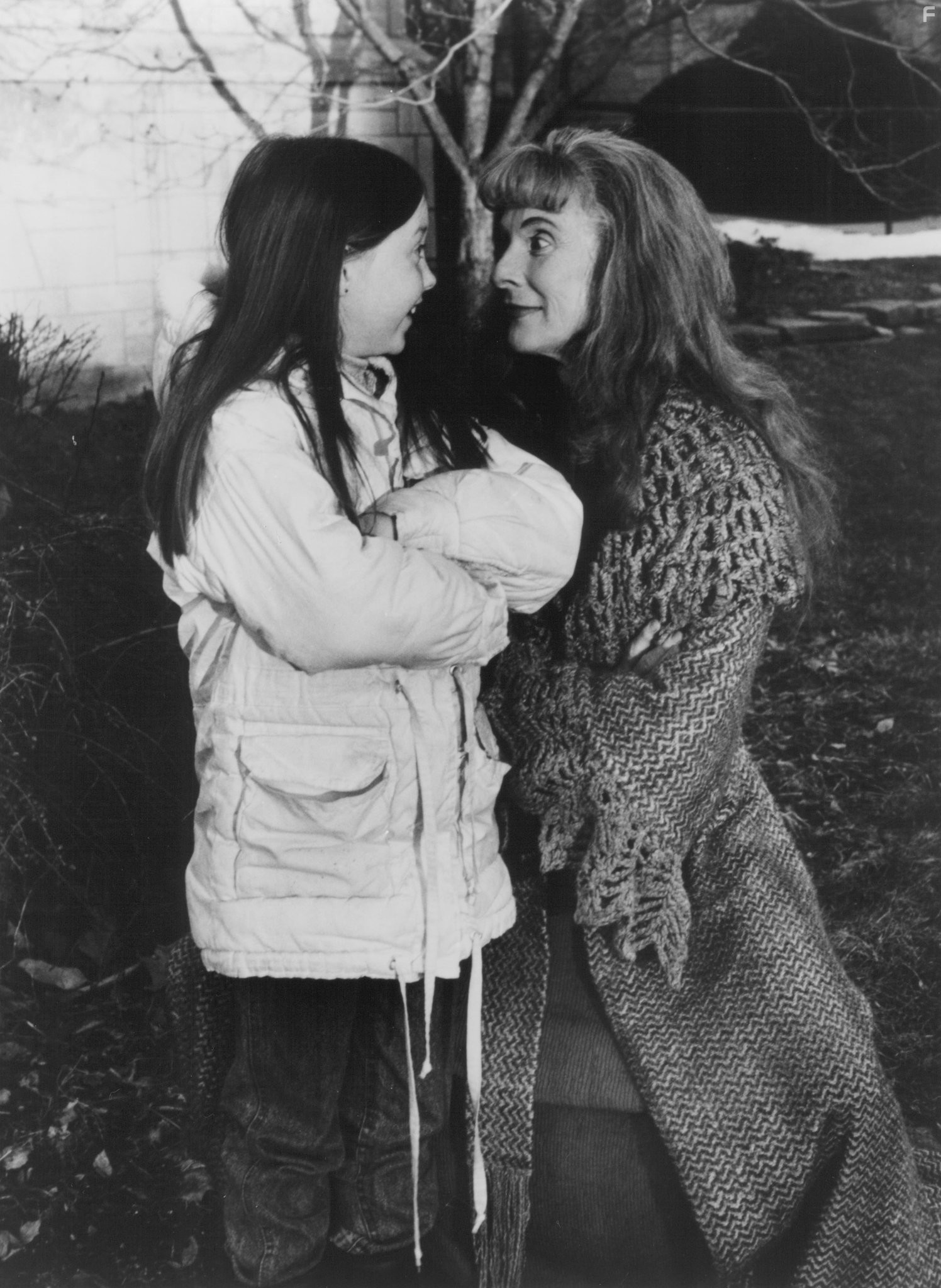 Cloris Leachman and Rebecca Harrell Tickell in Скакун (1989)