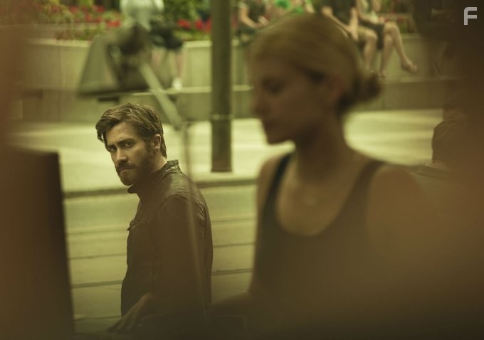 Jake Gyllenhaal and M?lanie Laurent in Враг (2013)