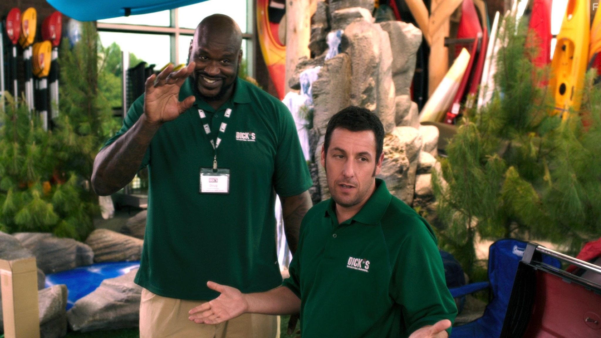 Adam Sandler and Shaquille O'Neal in Смешанные (2014)