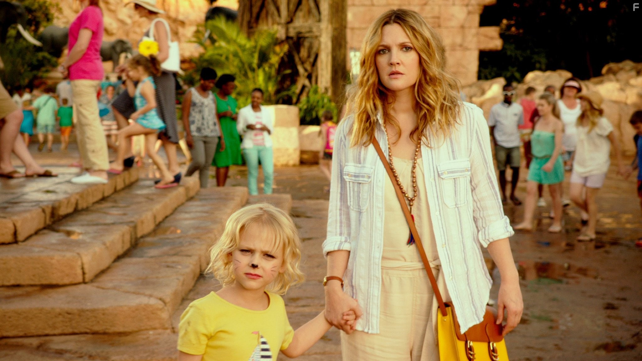 Drew Barrymore and Alyvia Alyn Lind in Смешанные (2014)