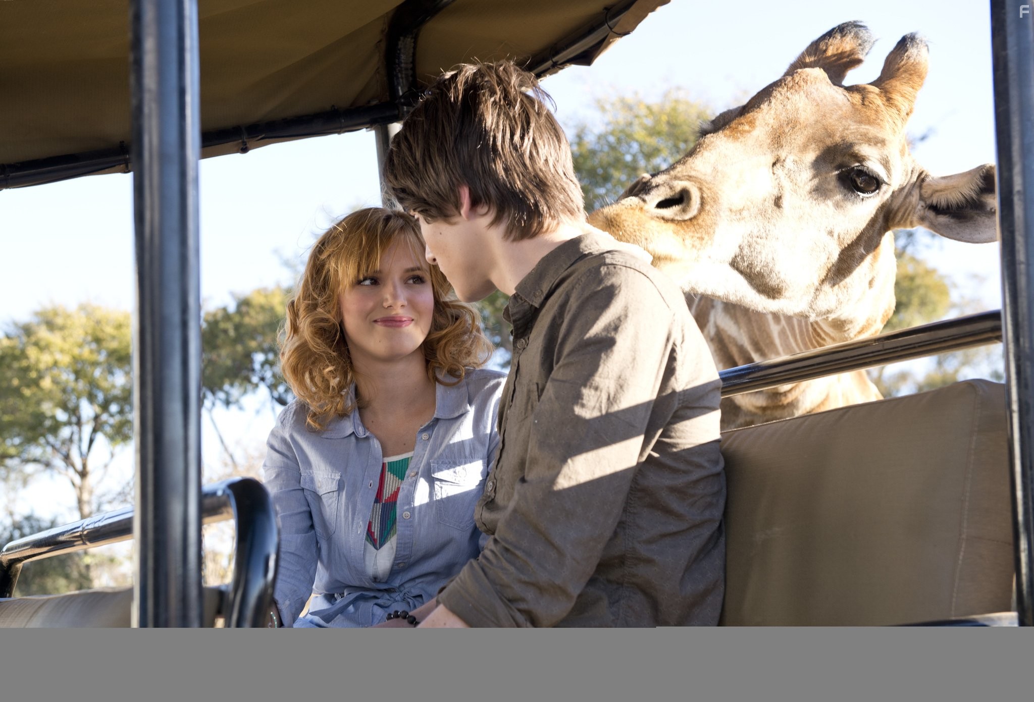 Bella Thorne and Zak Henri in Смешанные (2014)