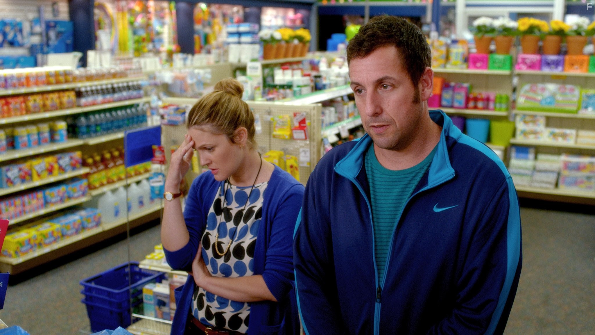 Drew Barrymore and Adam Sandler in Смешанные (2014)