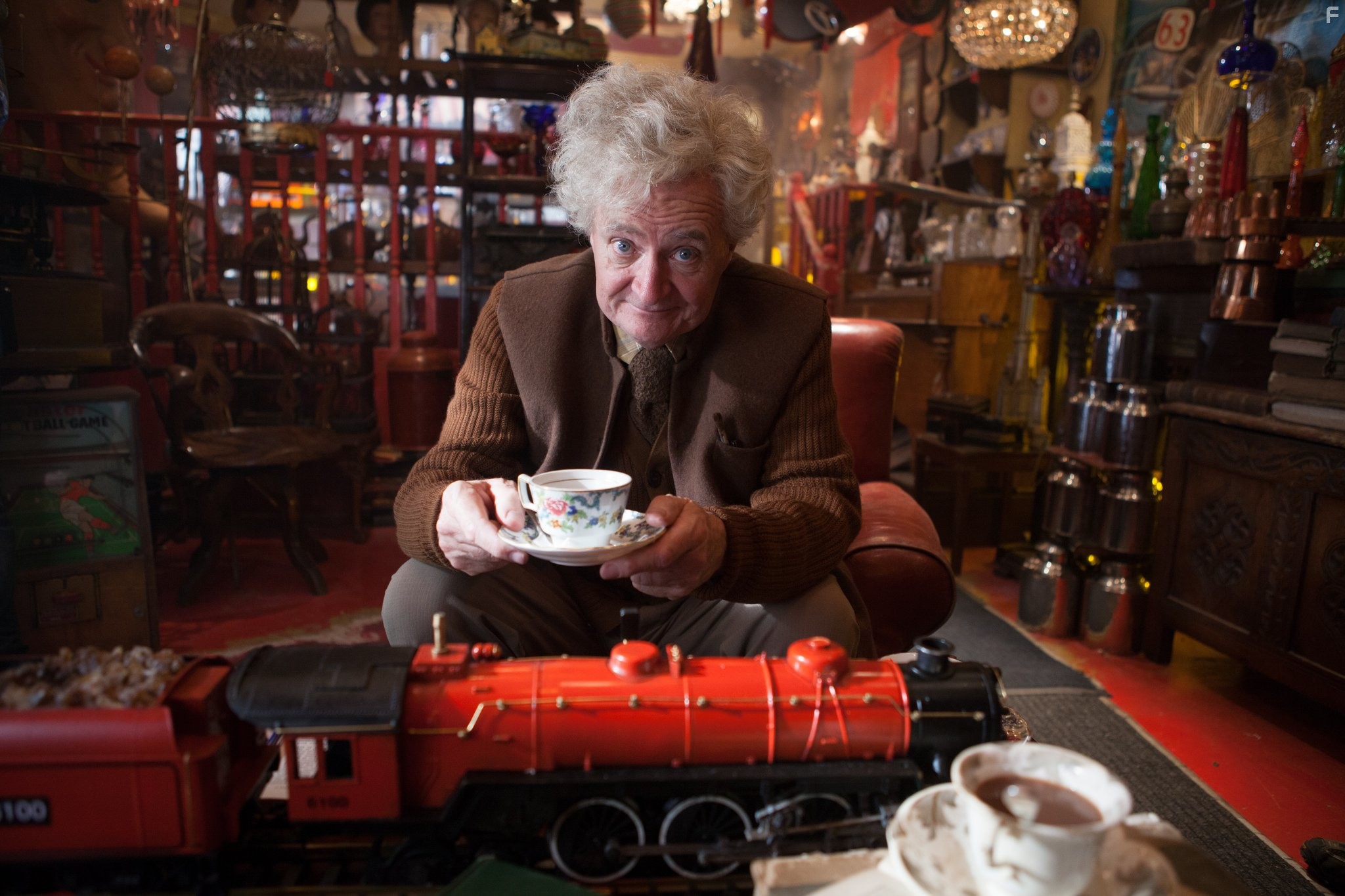 Jim Broadbent in Приключения Паддингтона (2014)