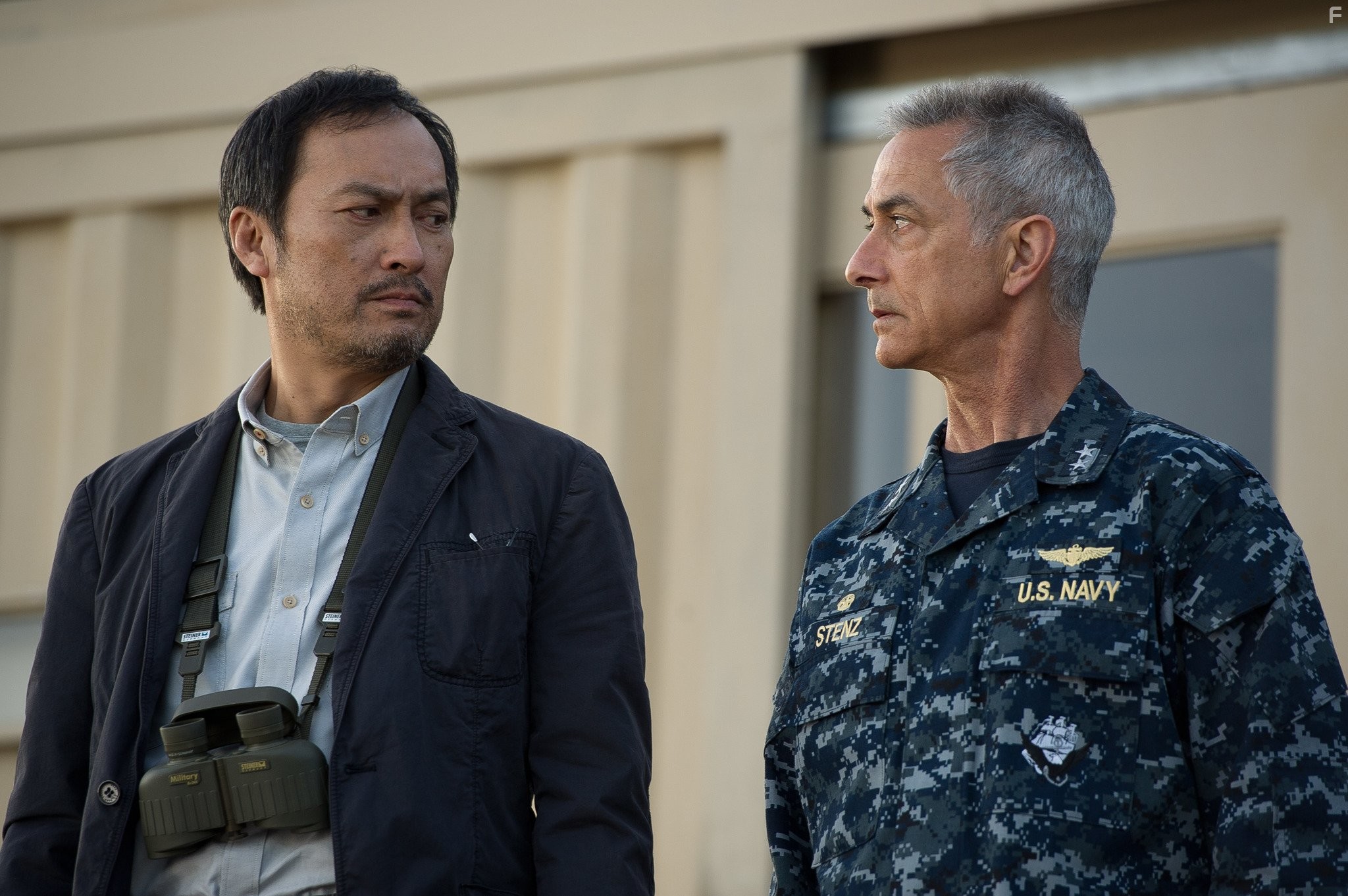 David Strathairn and Ken Watanabe in Годзилла (2014)
