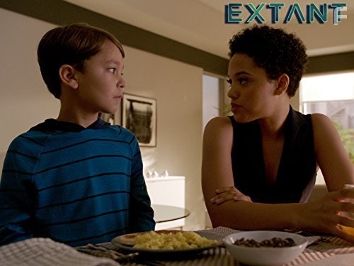 Pierce Gagnon and Kiersey Clemons in За пределами (2014)