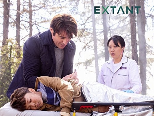 Goran Visnjic and Pierce Gagnon in За пределами (2014)