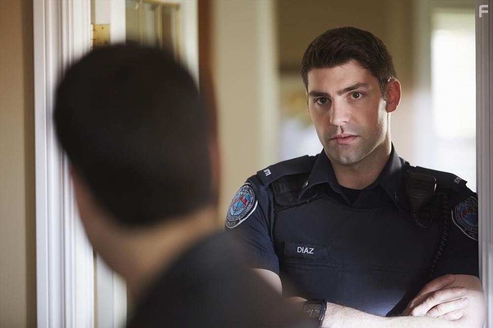 Travis Milne in Копы-новобранцы (2010)