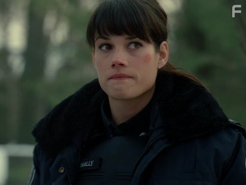 Missy Peregrym in Копы-новобранцы (2010)