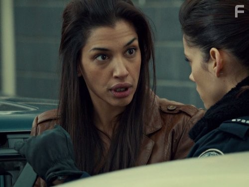Missy Peregrym and Rachael Ancheril in Копы-новобранцы (2010)