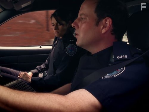 Matt Gordon and Missy Peregrym in Копы-новобранцы (2010)