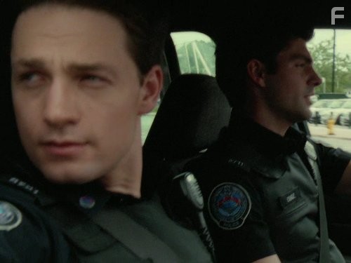 Gregory Smith and Travis Milne in Копы-новобранцы (2010)