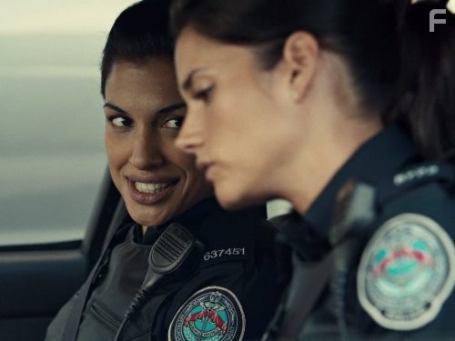 Missy Peregrym and Rachael Ancheril in Копы-новобранцы (2010)